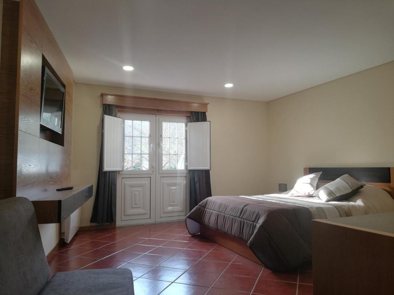 Casinha Dos Cubos Villa Geres Luaran gambar